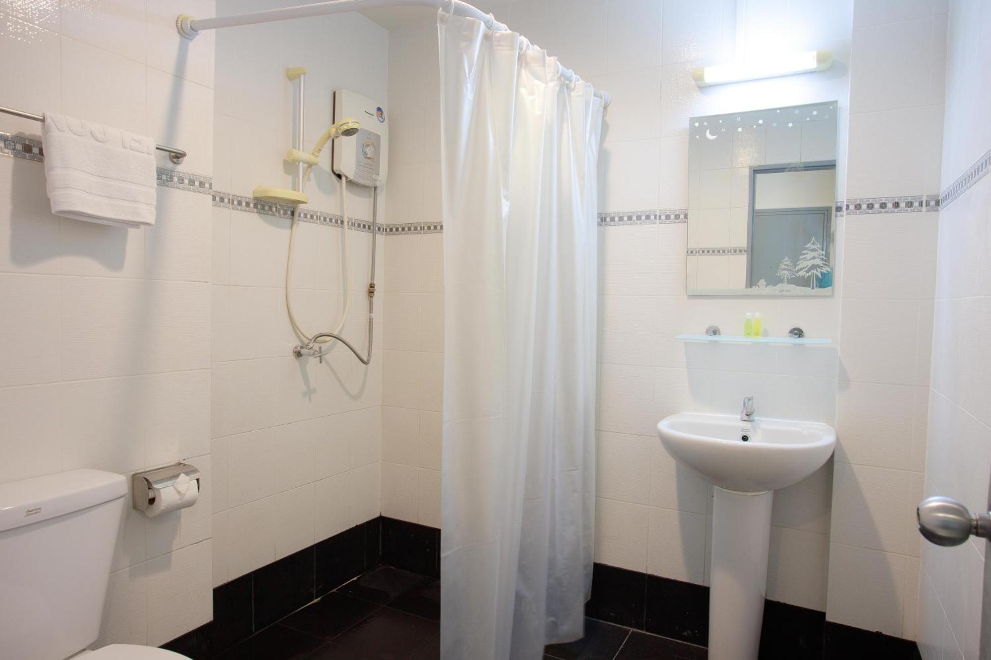 The Corner Apartman Patong Kültér fotó