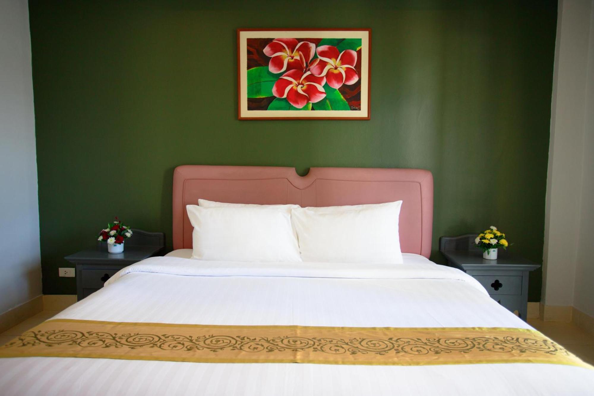The Corner Apartman Patong Kültér fotó