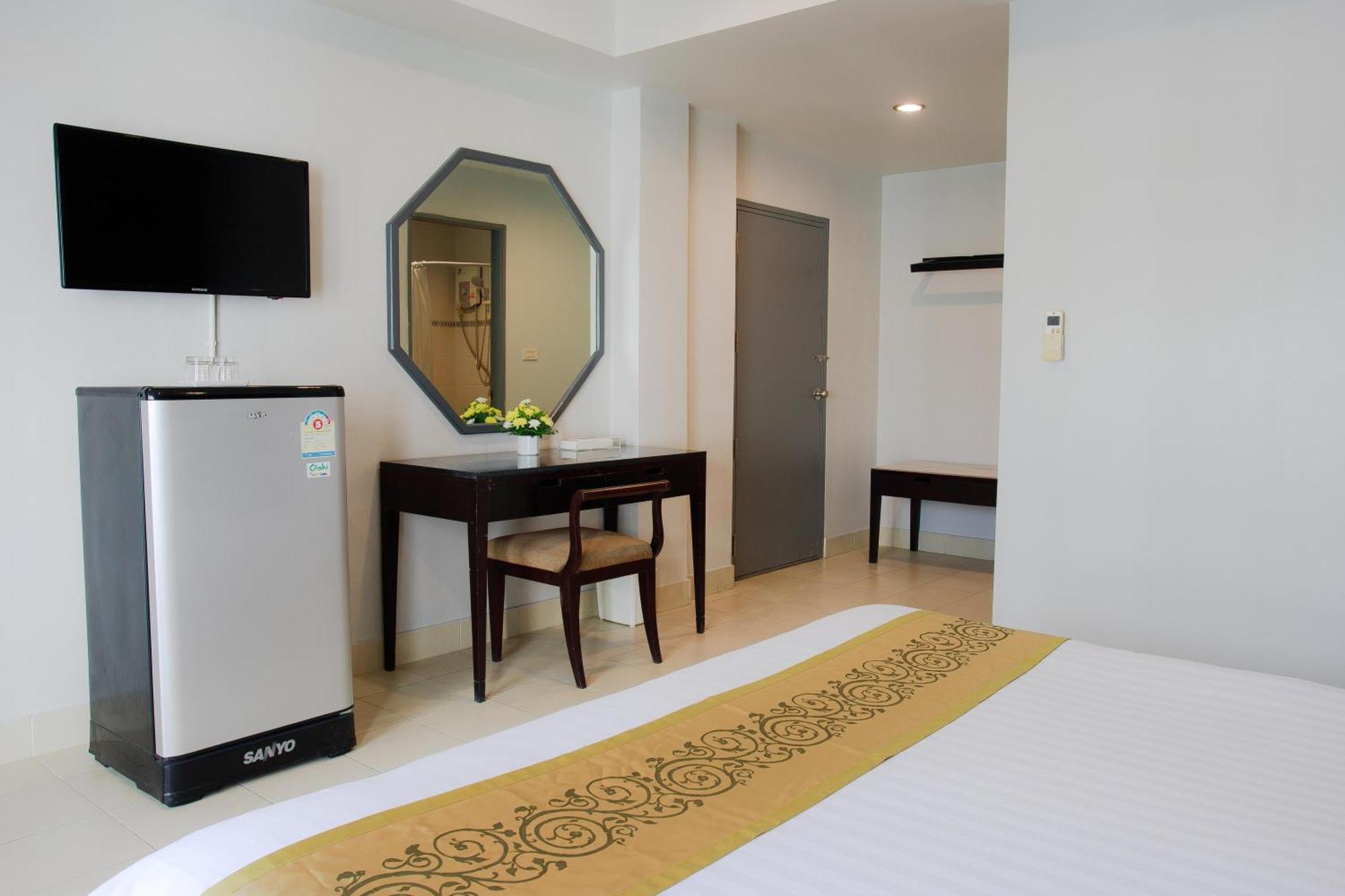 The Corner Apartman Patong Kültér fotó