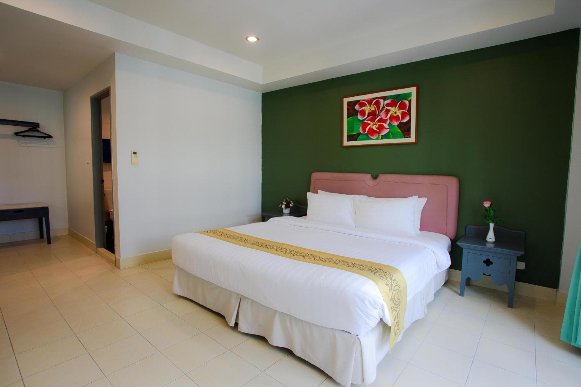 The Corner Apartman Patong Kültér fotó