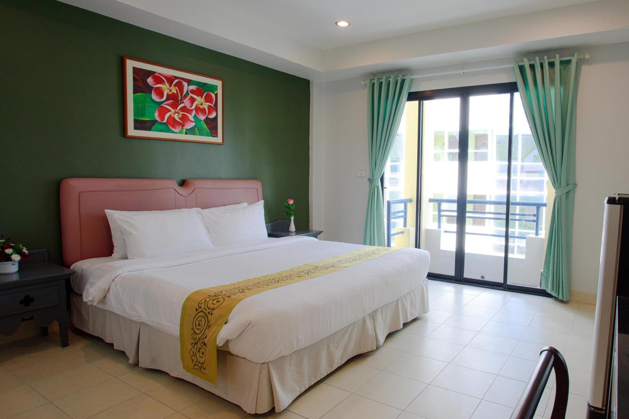The Corner Apartman Patong Kültér fotó