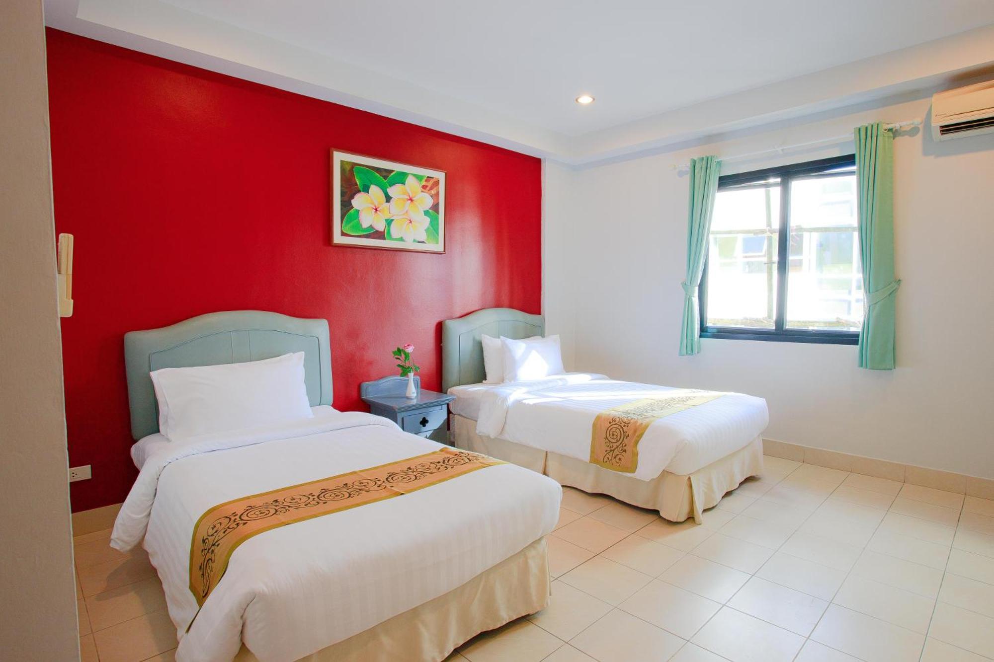 The Corner Apartman Patong Kültér fotó