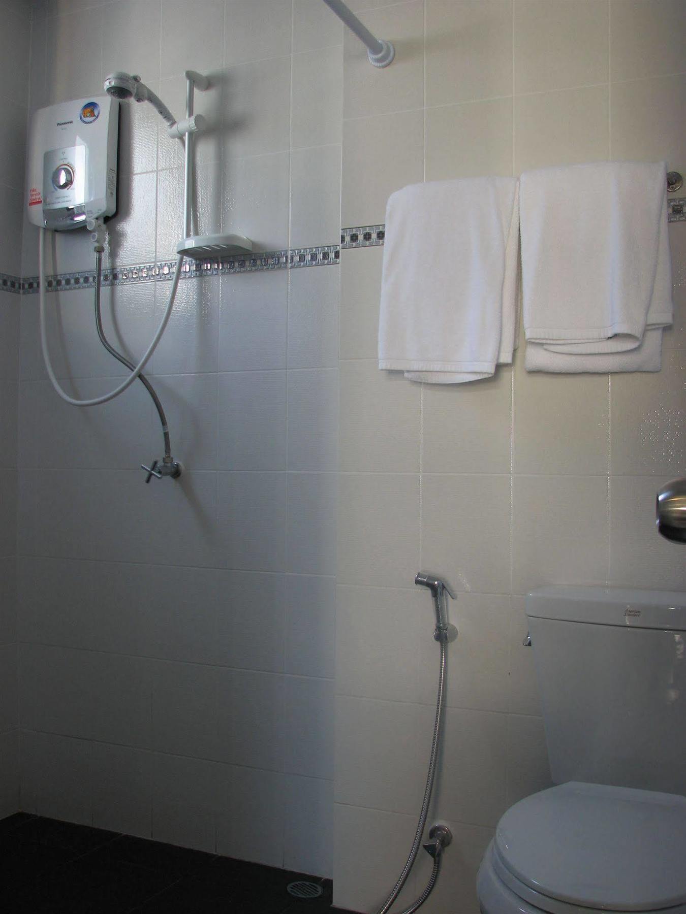 The Corner Apartman Patong Kültér fotó