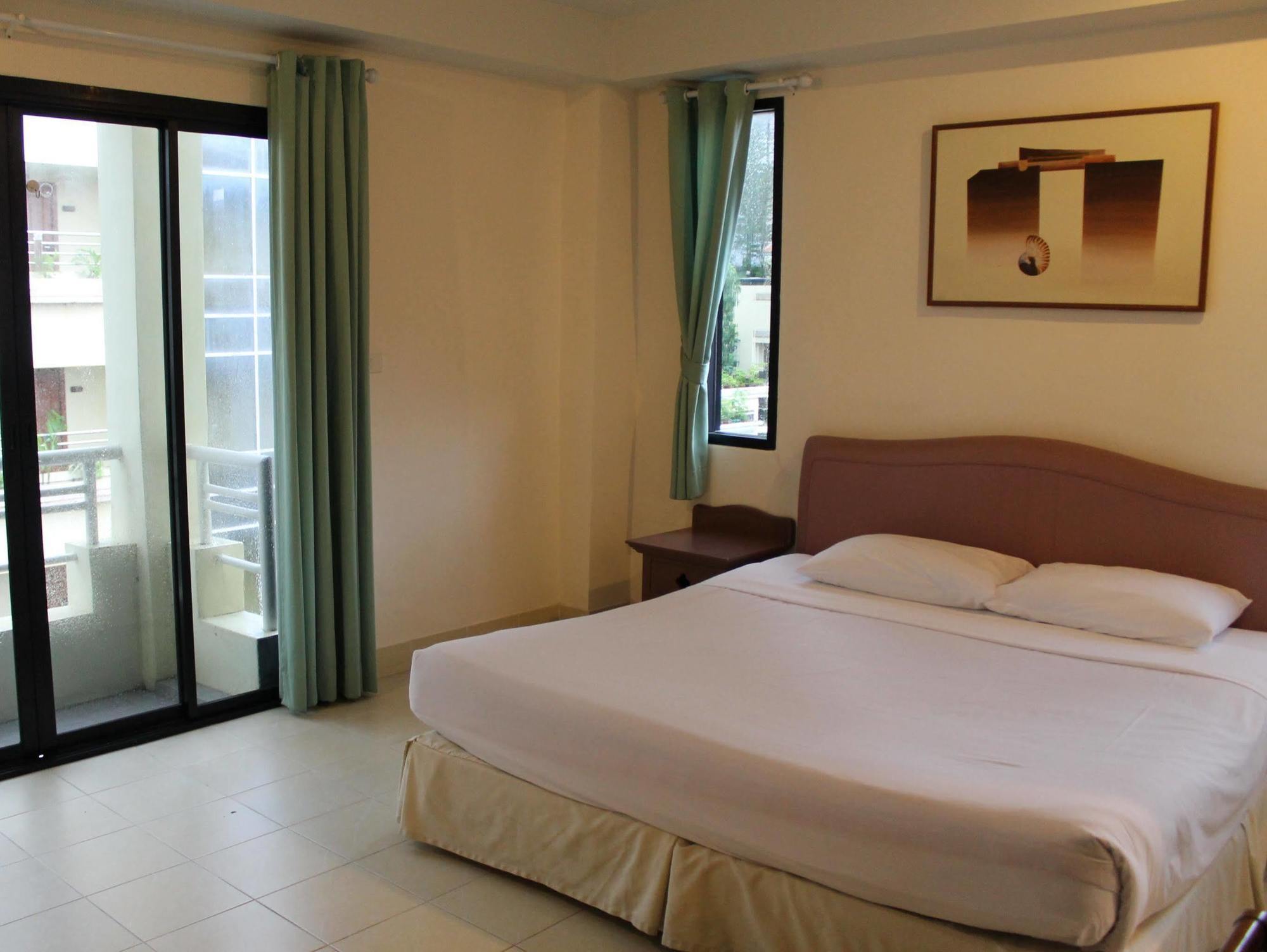 The Corner Apartman Patong Kültér fotó