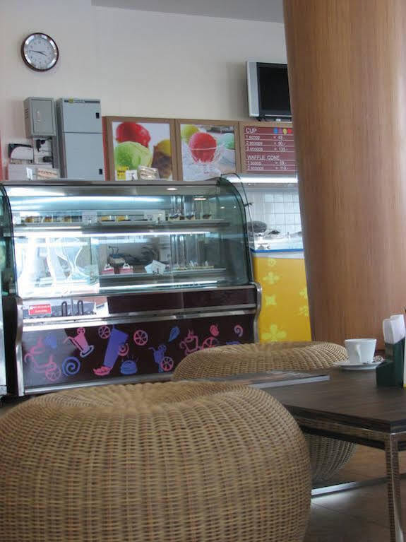 The Corner Apartman Patong Kültér fotó